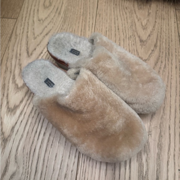 Cozy Tan Fuzzy Slippers from Rosa Mosa - Picture 1 of 4